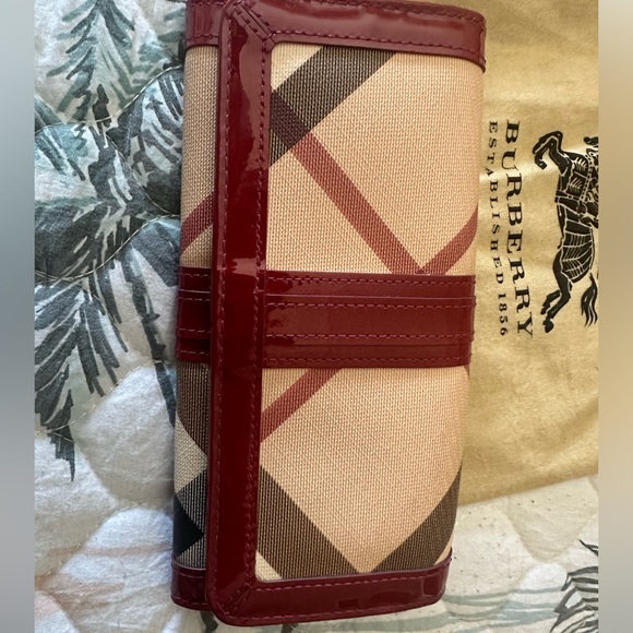 Burberry Full Size Fuchsia Wallet - Picture 3 of 8